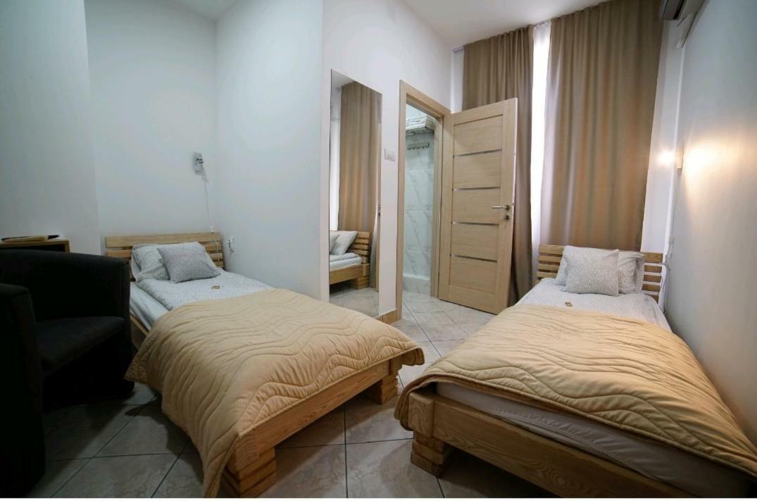 Apartmani Diksi 兹雷尼亚宁 外观 照片