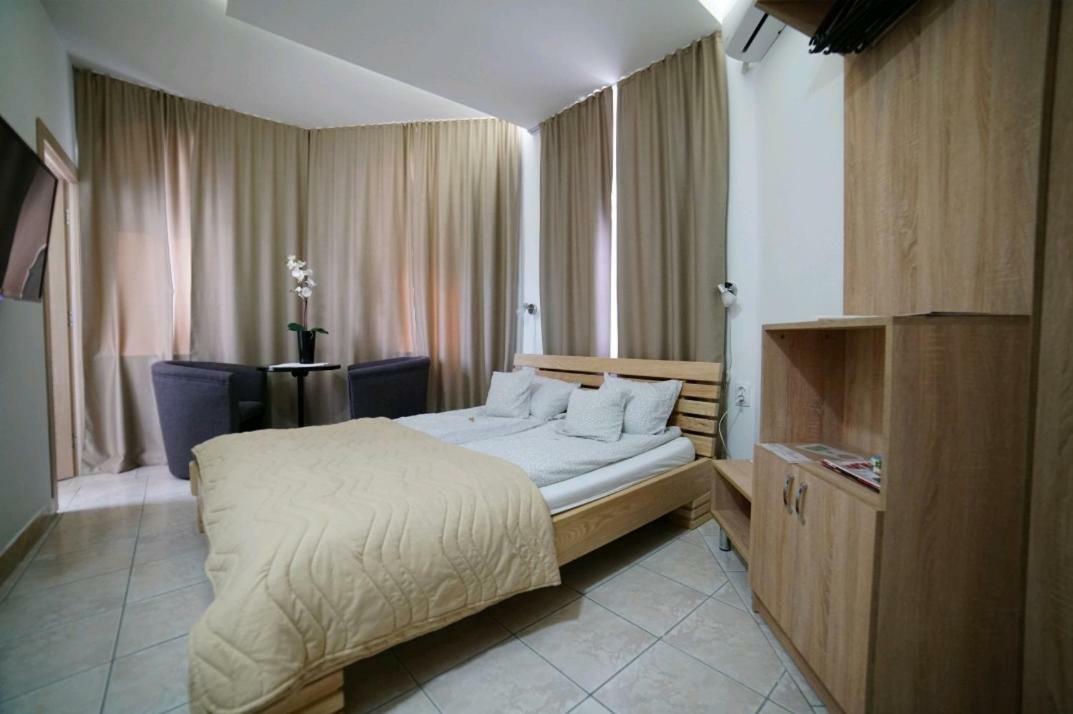 Apartmani Diksi 兹雷尼亚宁 外观 照片